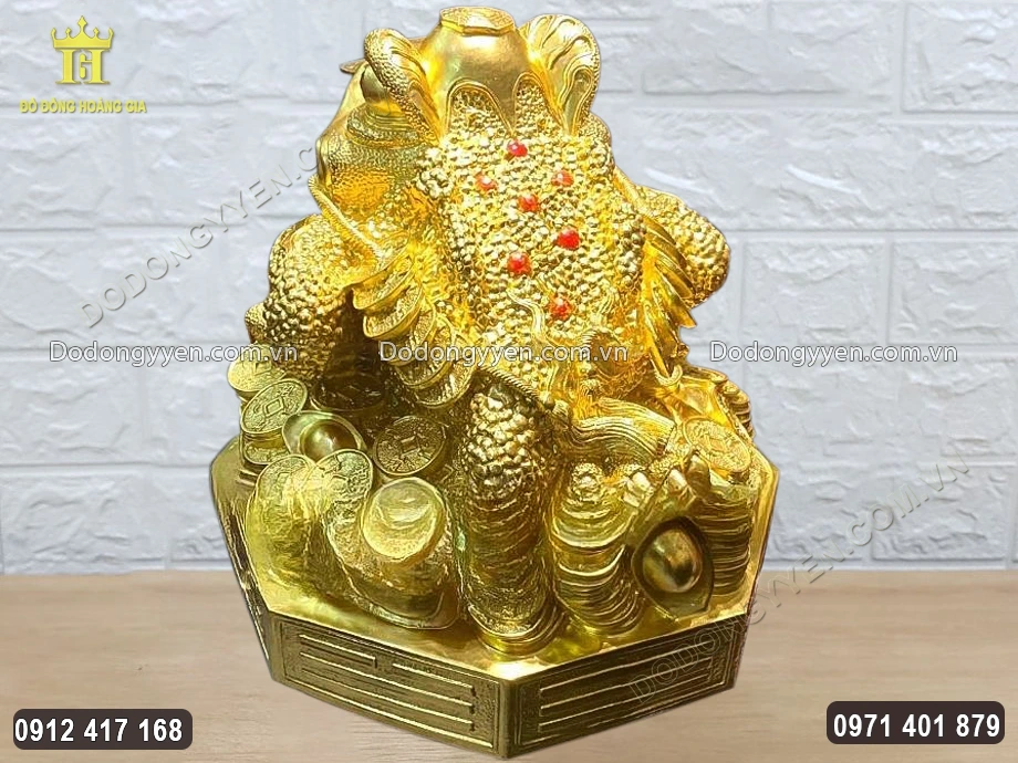 H&igrave;nh ảnh ph&iacute;a sau của bức tượng Thiềm Thừ